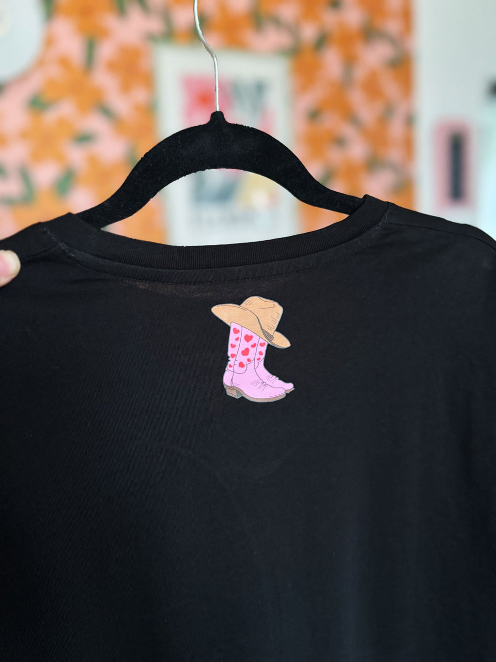 T-Shirt On the road - Emily in home